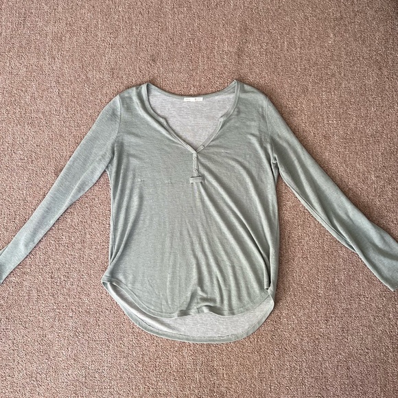 THREAD 4 THOUGHT LONG SLEEVE V-NECK - Picture 1 of 6
